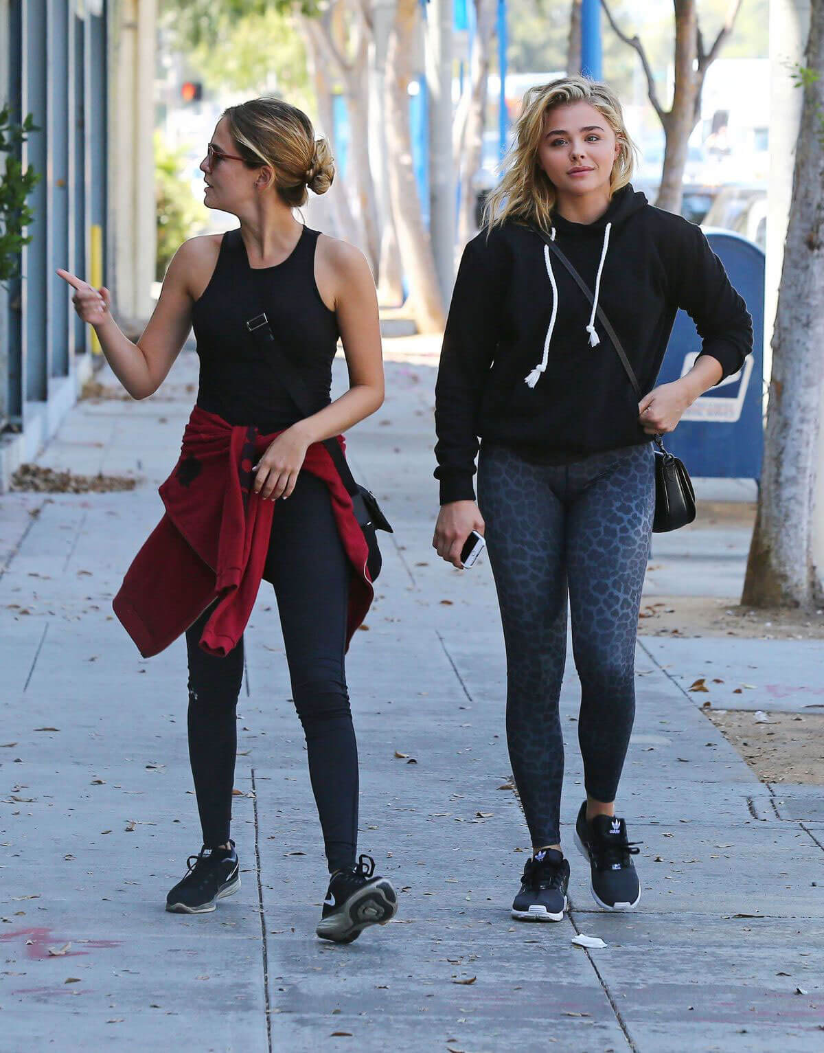 Chloe Moretz Arrives to Pilates Class in West Hollywood - 14/09/2016 12