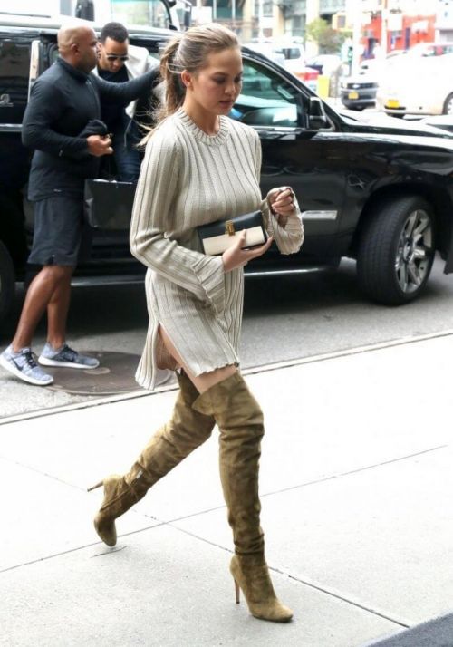 Chrissy Teigen Stills Out and About in New York 4