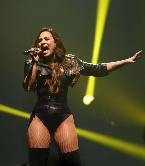 Demi Lovato Performs at Honda Civic Your in San Jose - 14/09/2016 14