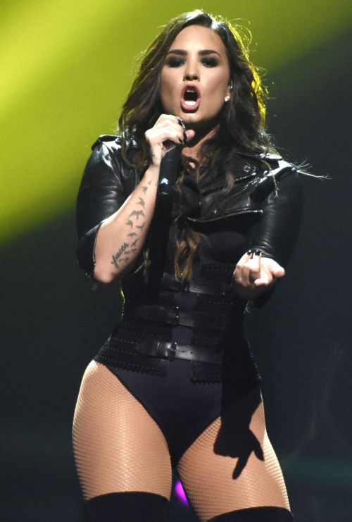 Demi Lovato Performs at Honda Civic Your in San Jose - 14/09/2016 2