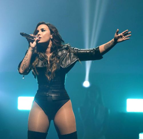 Demi Lovato Performs at Honda Civic Your in San Jose - 14/09/2016 28