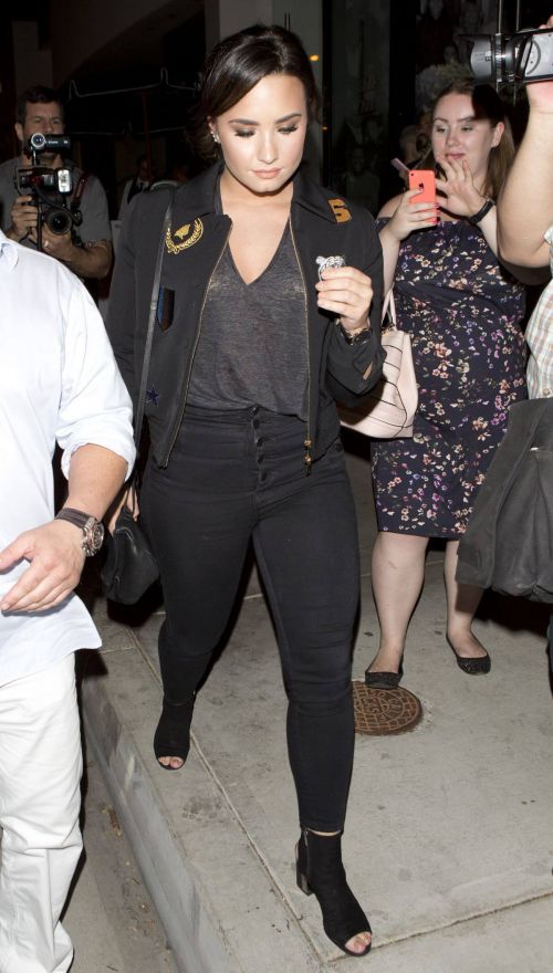 Demi Lovato Stills Arrives at Catch Restaurant in West Hollywood 7