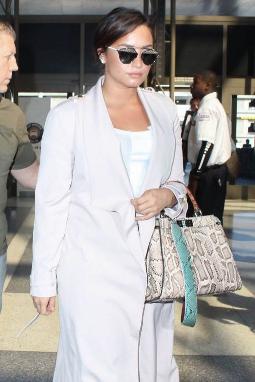 Demi Lovato Stills at Los Angeles International Airport 2