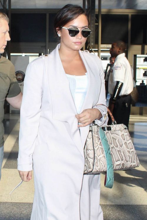 Demi Lovato Stills at Los Angeles International Airport 6