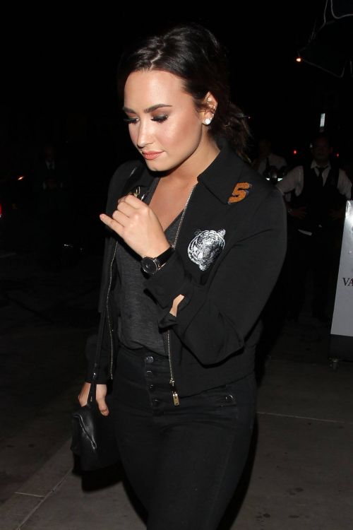 Demi Lovato Stills Leaves Catch Restaurant in West Hollywood 3