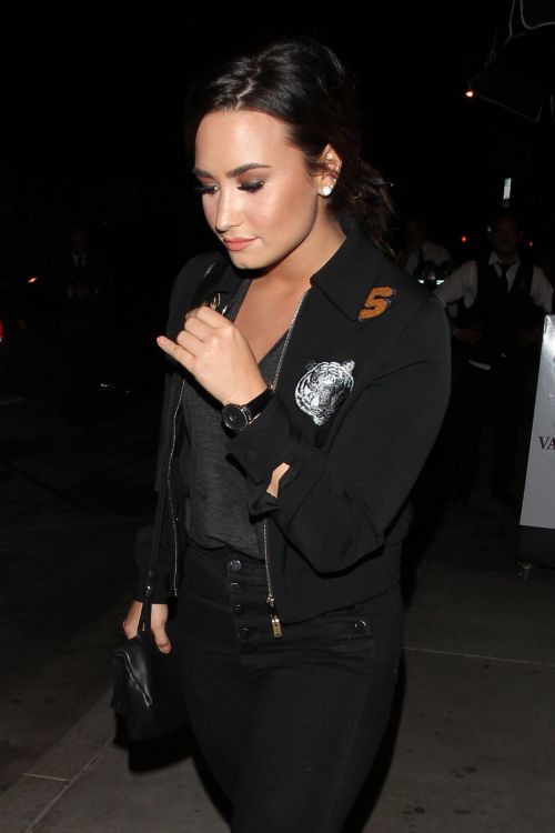 Demi Lovato Stills Leaves Catch Restaurant in West Hollywood 9