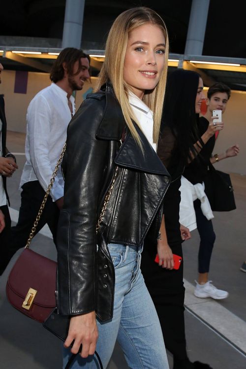 Doutzen Kroes Stills at Versace Show at Milan Fashion Week 12