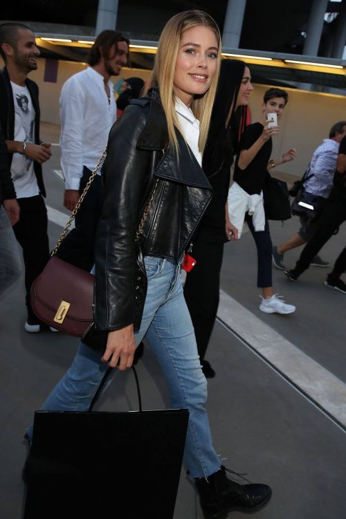 Doutzen Kroes Stills at Versace Show at Milan Fashion Week 13