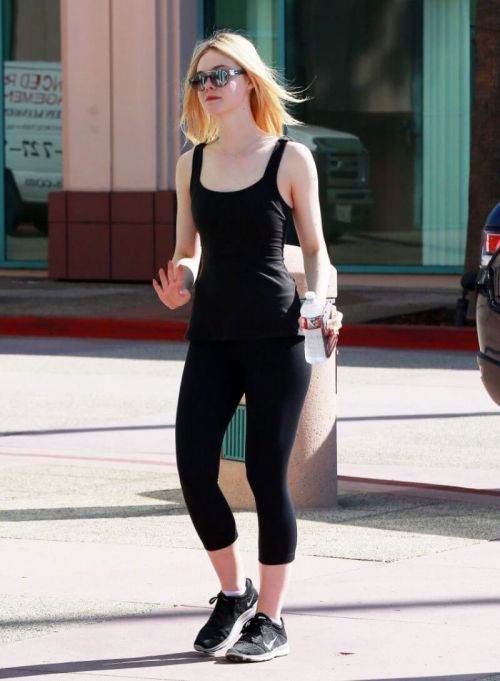 Elle Fanning at a Dance Studio in North Hollywood - 15/09/2016 1