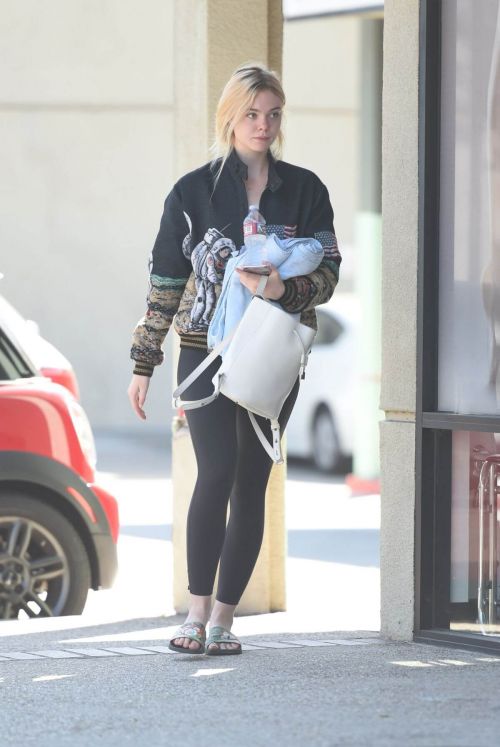 Elle Fanning Stills Arriving for Workout in Los Angeles 2