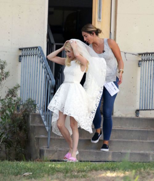Emma Roberts on the Set of Scream Queens in Los Angeles - 15/09/2016 11