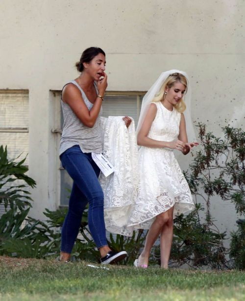 Emma Roberts on the Set of Scream Queens in Los Angeles - 15/09/2016 12