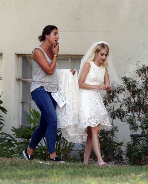 Emma Roberts on the Set of Scream Queens in Los Angeles - 15/09/2016 13