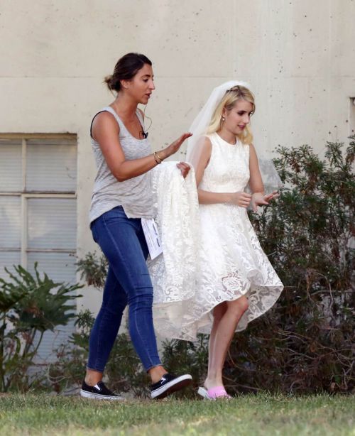 Emma Roberts on the Set of Scream Queens in Los Angeles - 15/09/2016 14