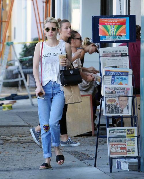 Emma Roberts Stills Out and About in Los Angeles 3