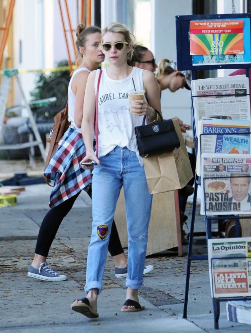 Emma Roberts Stills Out and About in Los Angeles 10