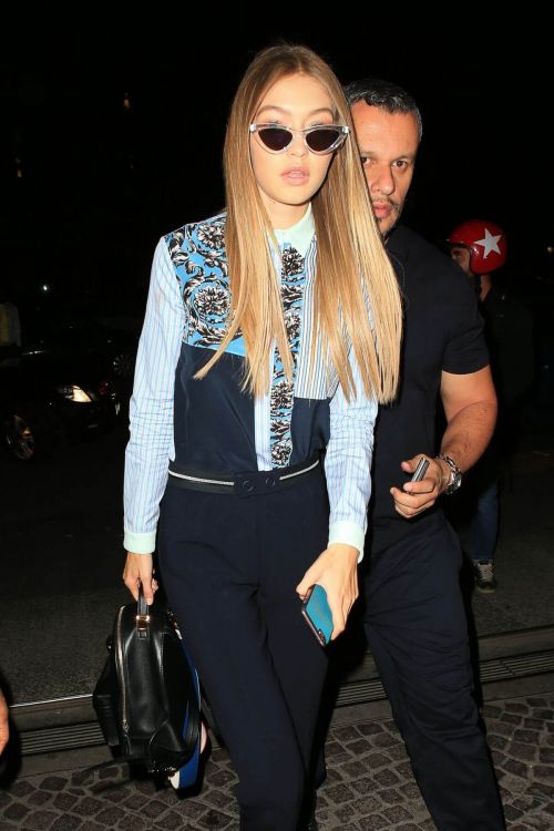 Gigi Hadid and Bella Hadid Out for Dinner in Milan 20