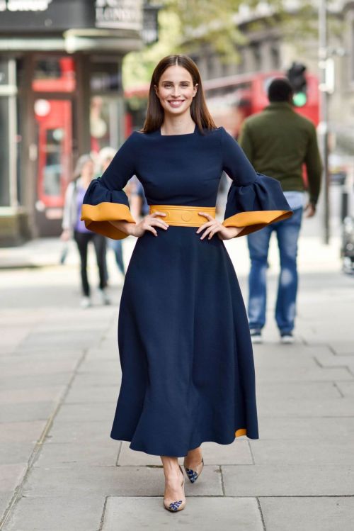 Heida Reed Arrives at Roksanda fashion Show at London Fashion Week 1