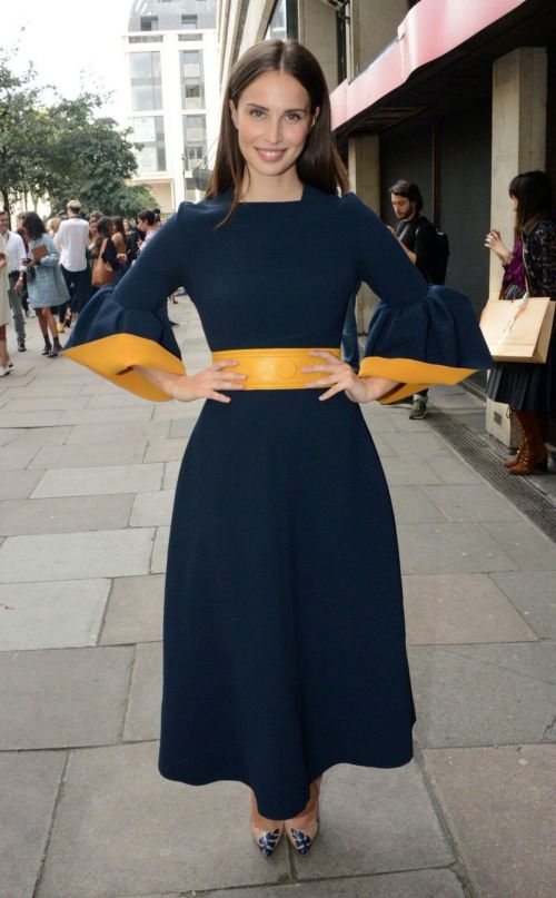 Heida Reed Arrives at Roksanda fashion Show at London Fashion Week