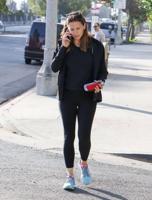 Jennifer Garner Stills Out and About in Los Angeles 4
