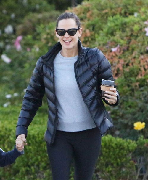 Jennifer Garner Stills Out and About in Los Angeles 2