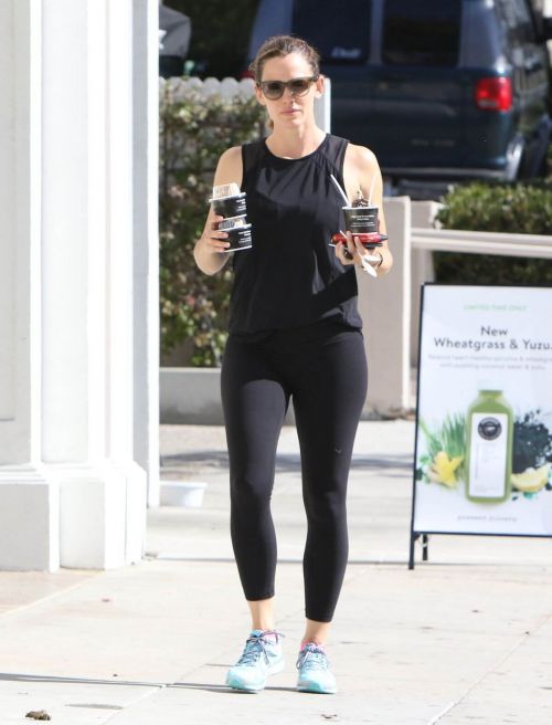 Jennifer Garner Stills Out and About in Los Angeles 13