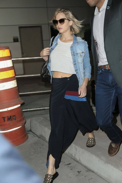 Jennifer Lawrence Stills at JFK Airport in New York 5
