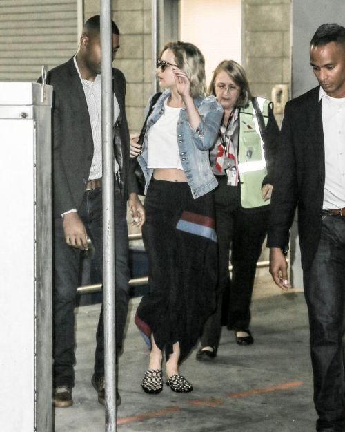 Jennifer Lawrence Stills at JFK Airport in New York 5