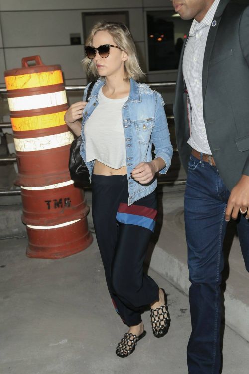Jennifer Lawrence Stills at JFK Airport in New York 6