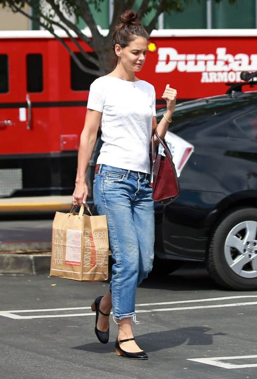 Katie Holmes Stills Out for Shopping in Westlake Village 7