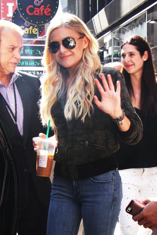Kelsea Ballerini at Good Morning America in New York City - 15/09/2016 15