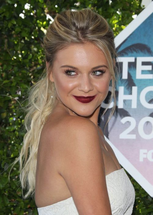 Kelsea Ballerini at Teen Choice Awards 2016 in Inglewood 3
