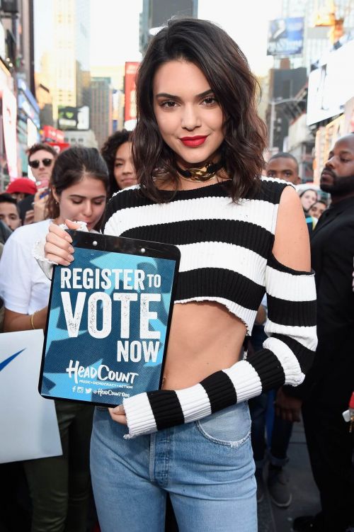 Kendall Jenner Stills at MTV Total Registration Live at Times Square in New York 1