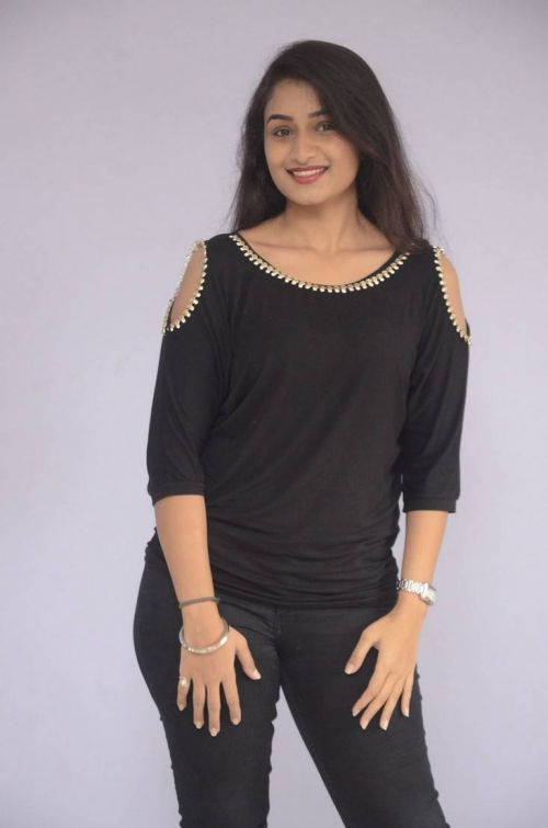 Kiran Chetwani at Lakshmi Devi Samarpinchu Nede Chudandi Disc Function 2