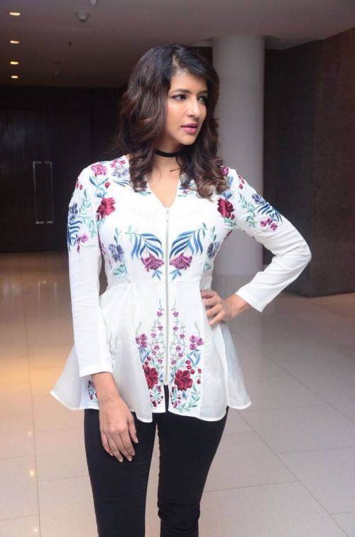 Manchu Lakshmi at Tollywood Thunders Franchise Launch 4