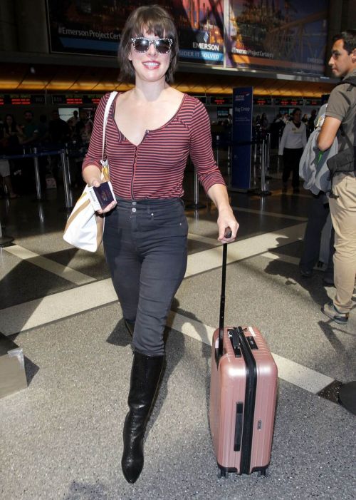 Milla Jovovich Stills at Los Angeles International Airport 8