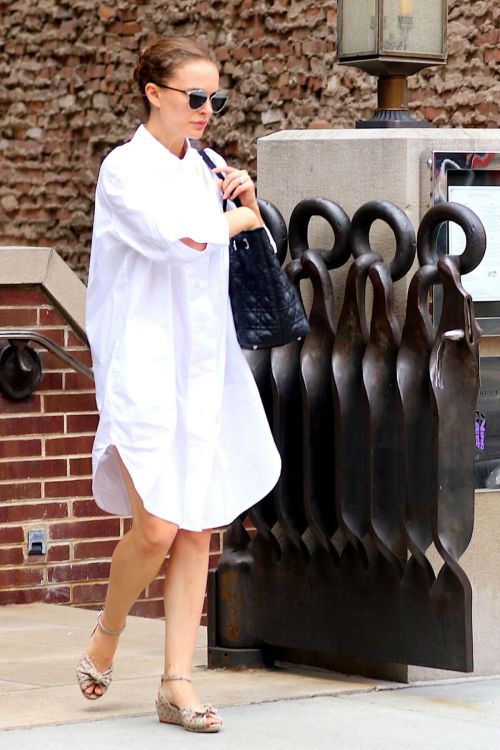 Natalie Portman Leaves Her Hotel in New York 6