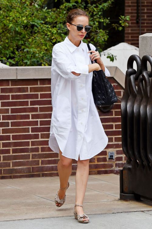 Natalie Portman Leaves Her Hotel in New York 3