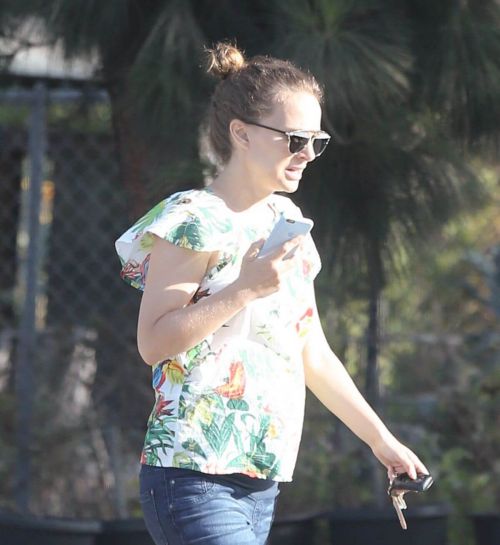 Natalie Portman Stills Out in Los Angeles 3