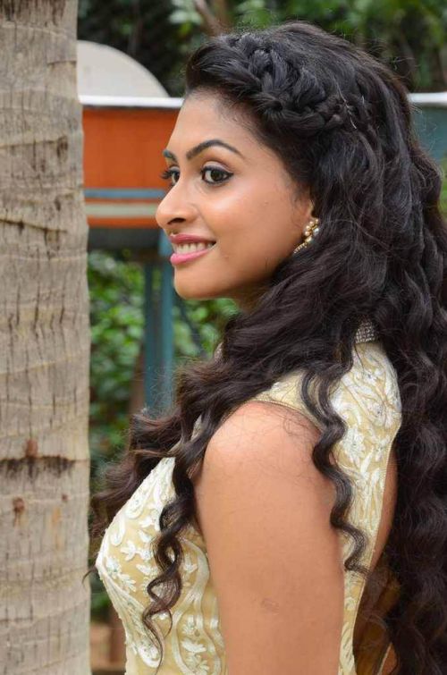 Nithya Naresh at Nandini Nursing Home First Look Launch 1