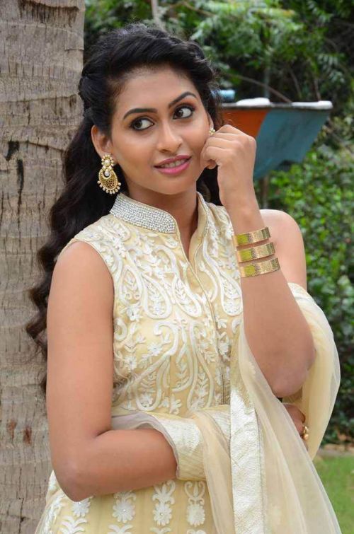 Nithya Naresh at Nandini Nursing Home First Look Launch 5
