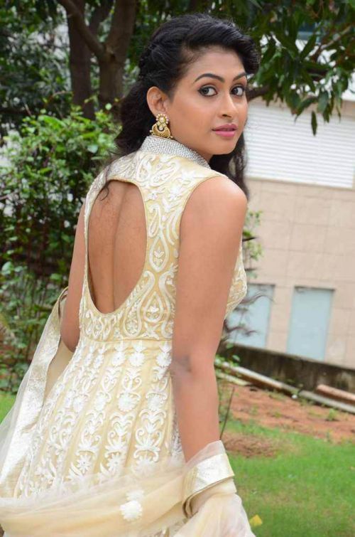 Nithya Naresh at Nandini Nursing Home First Look Launch 9