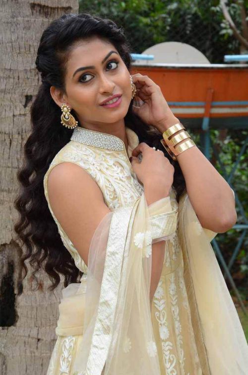 Nithya Naresh at Nandini Nursing Home First Look Launch 10