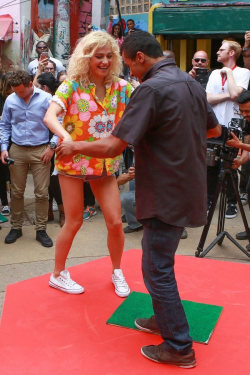 Pixie Lott Stills on the Set of 