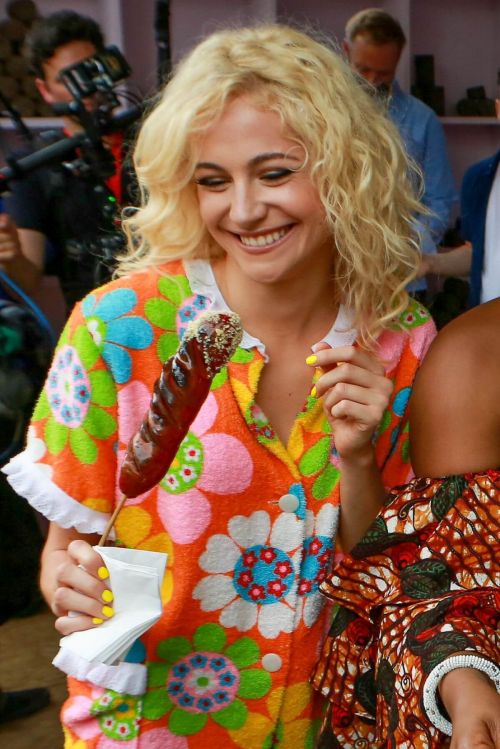 Pixie Lott Stills on the Set of 