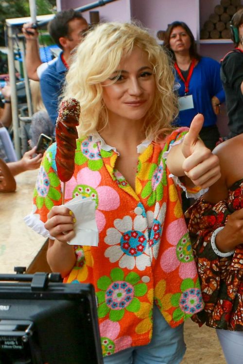 Pixie Lott Stills on the Set of 