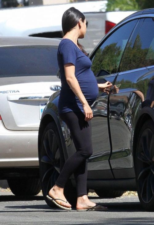 Pregnant Mila Kunis Stills Out in Los Angeles 6