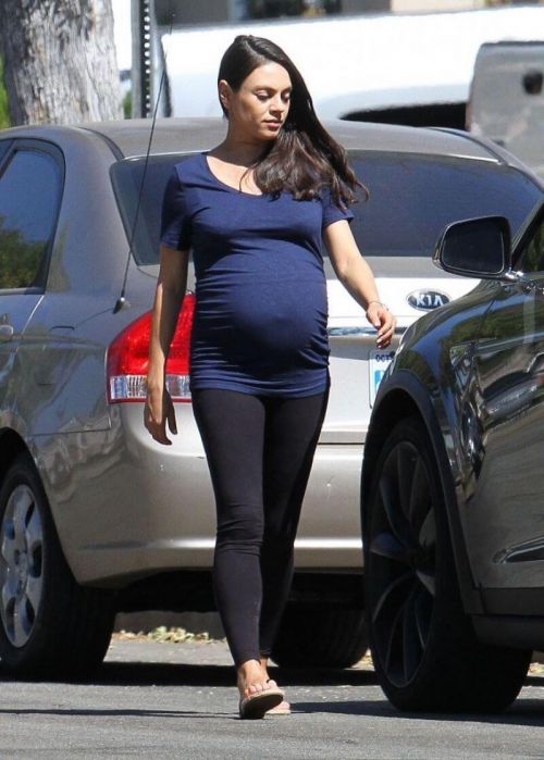 Pregnant Mila Kunis Stills Out in Los Angeles 2