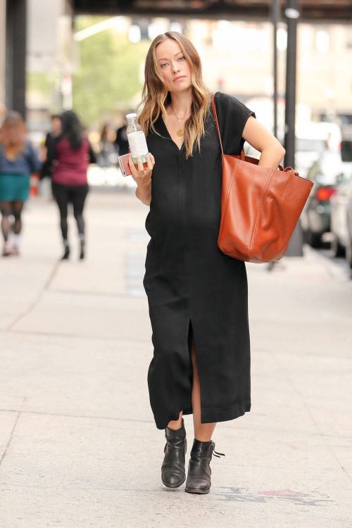 Pregnant Olivia Wilde Stills Out in New York 2