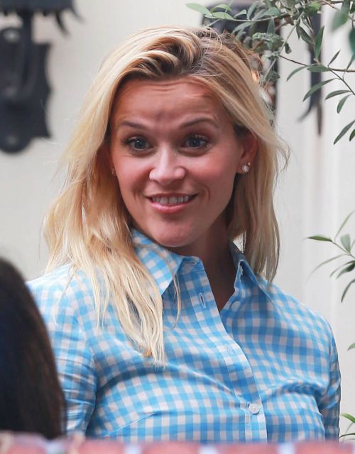 Reese Witherspoon Out for Lunch in Los Angeles 12
